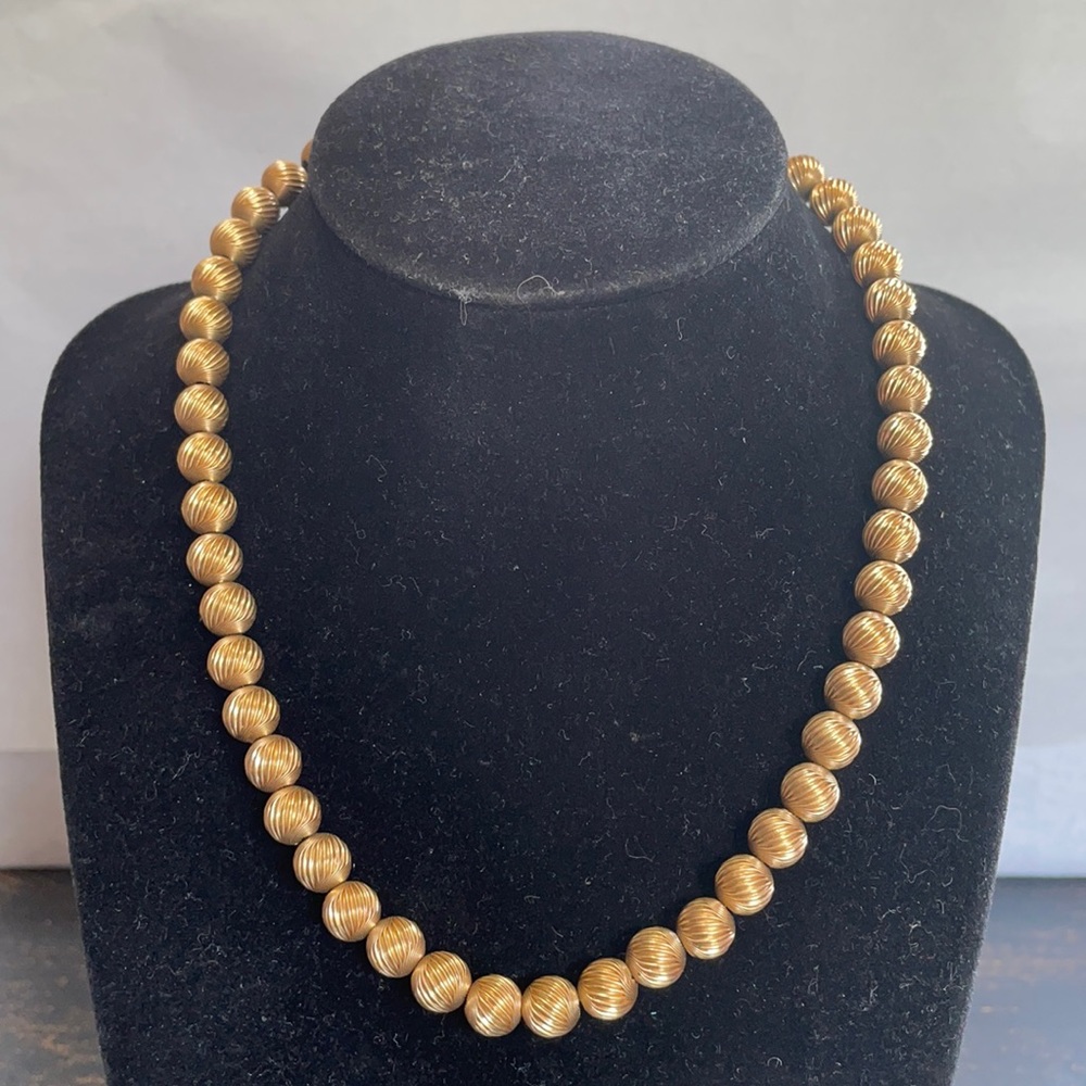 VTG Vogue 1/20 12k gold electro plate beaded necklace on gold plate chain 16”